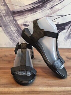 Comfortable Black T-Strap Walking Sandals - Size 42